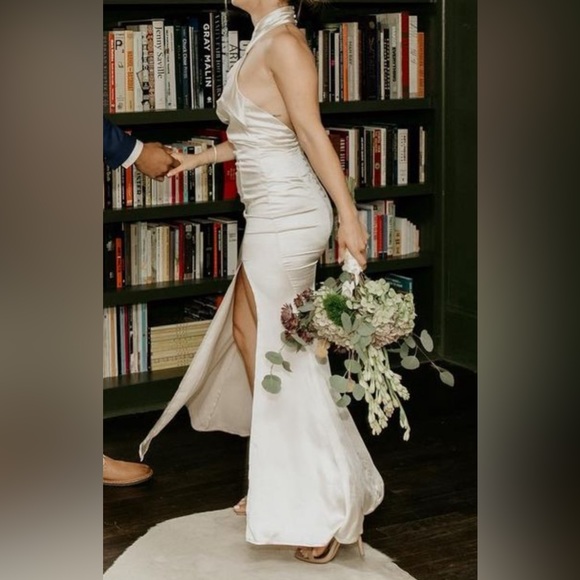 MAKE AN OFFER* NEW Elliatt x Revolve Larina Maxi Dress in Pearl Small - Picture 14 of 14